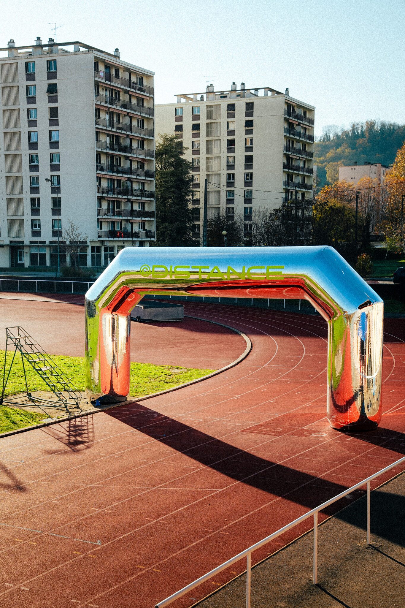 Distance - Race arch — set design and set building by LOOPPP, Pantin, Paris (image 3 of 5)