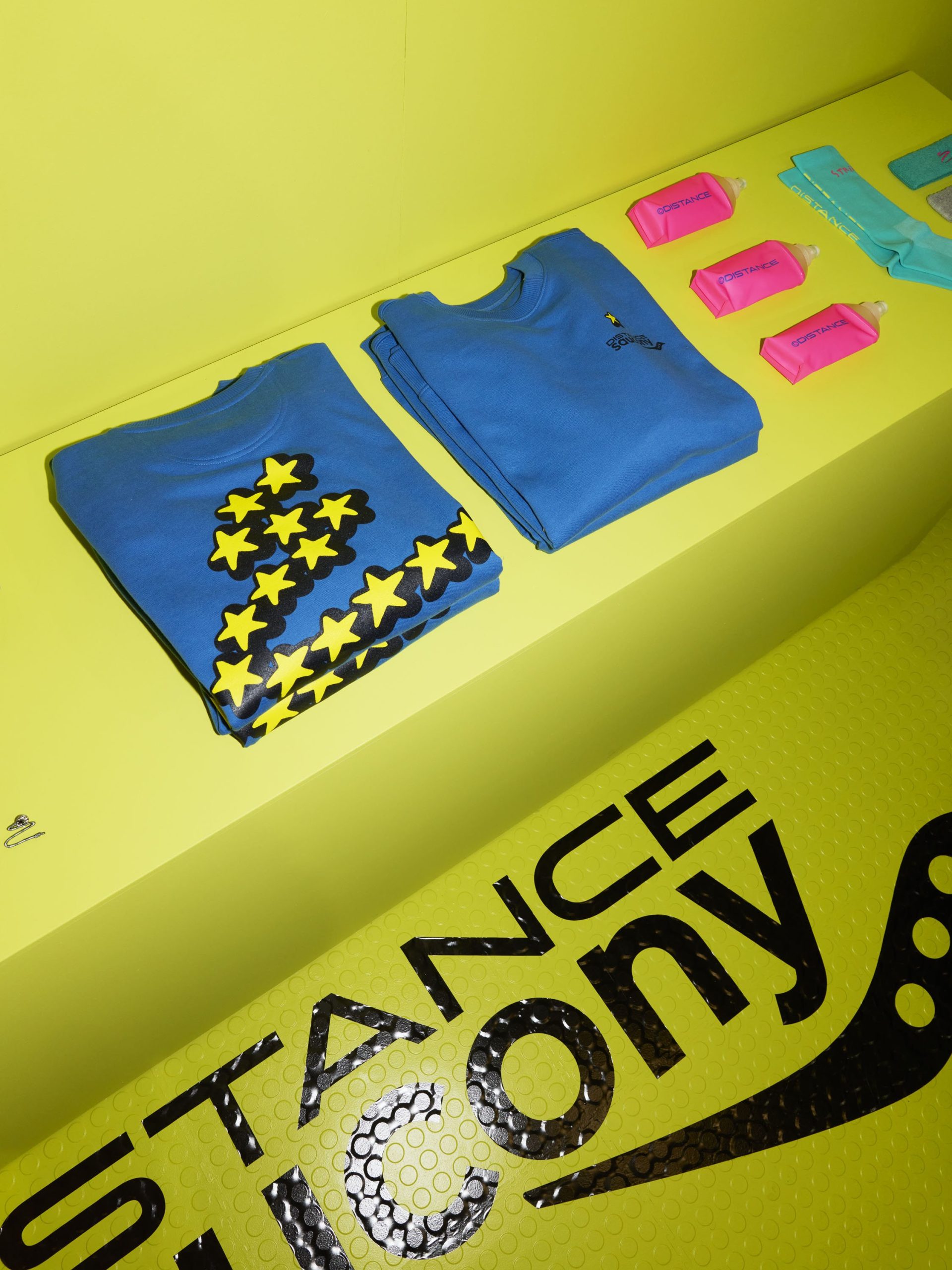 Distance Saucony Xmas Market — set design and set building by LOOPPP, Pantin, Paris (image 4 of 5)