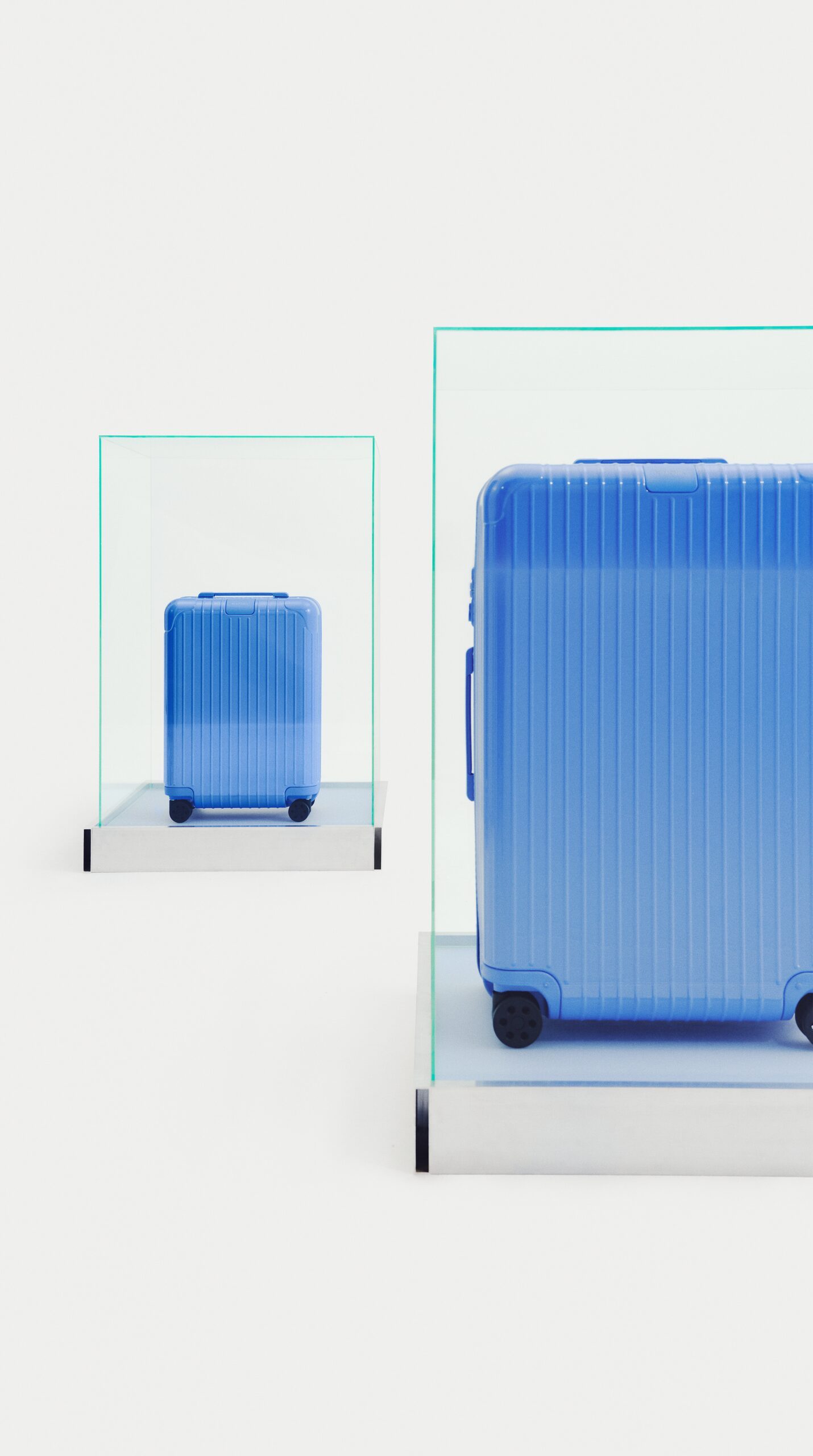 rimowa 1 — set design and set building by LOOPPP, Pantin, Paris (image 6 of 14)