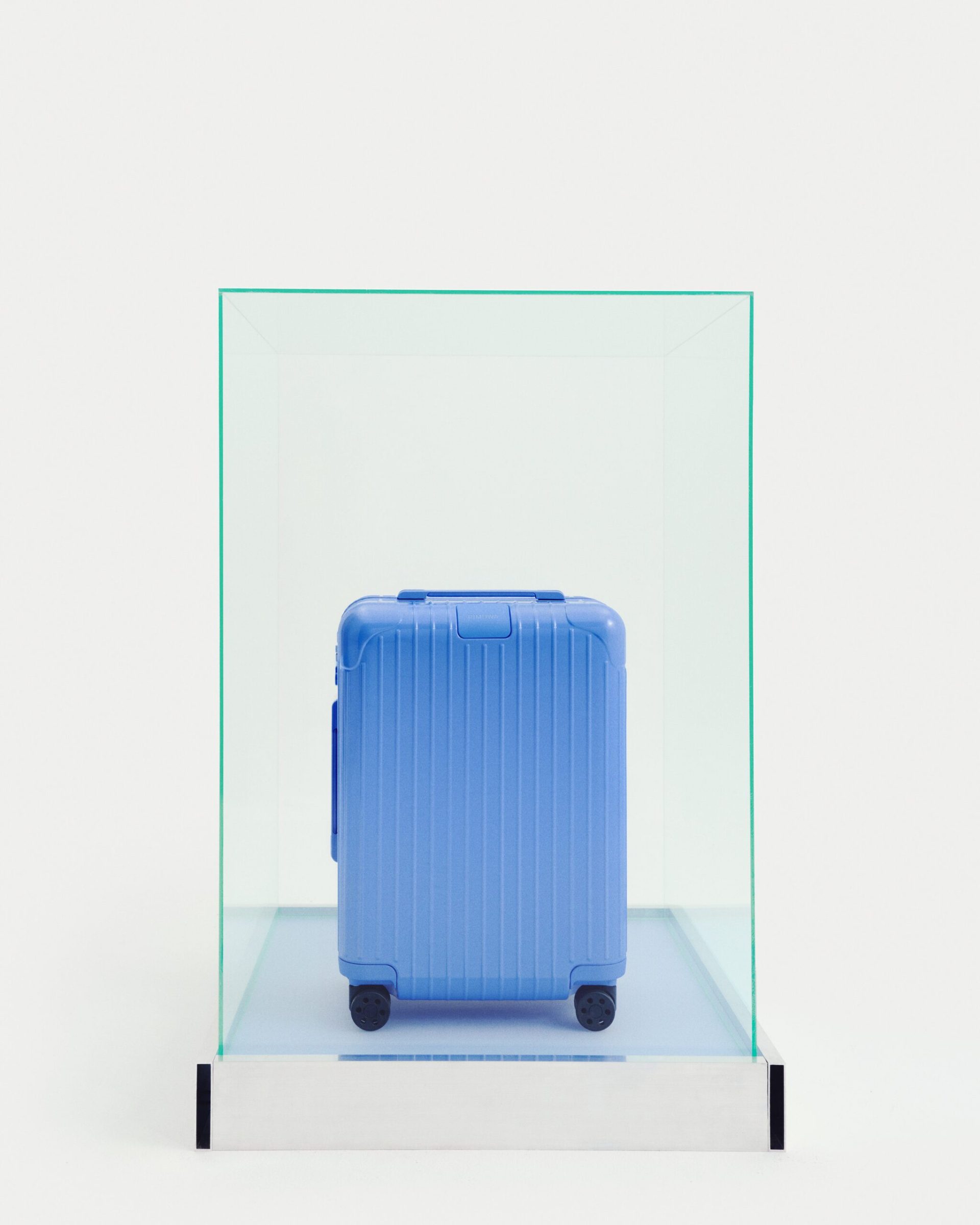 rimowa 1 — set design and set building by LOOPPP, Pantin, Paris (image 7 of 14)
