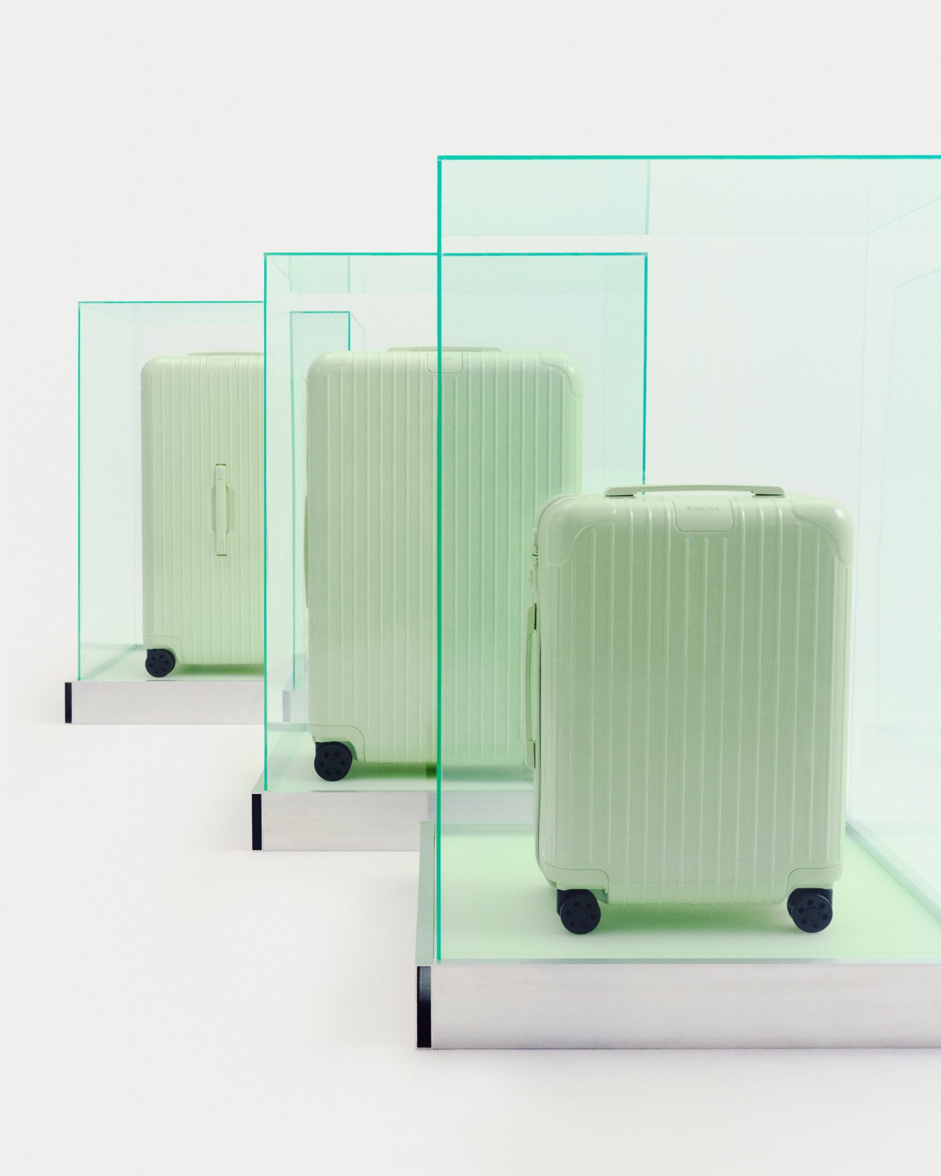 rimowa 1 — set design and set building by LOOPPP, Pantin, Paris (image 13 of 14)