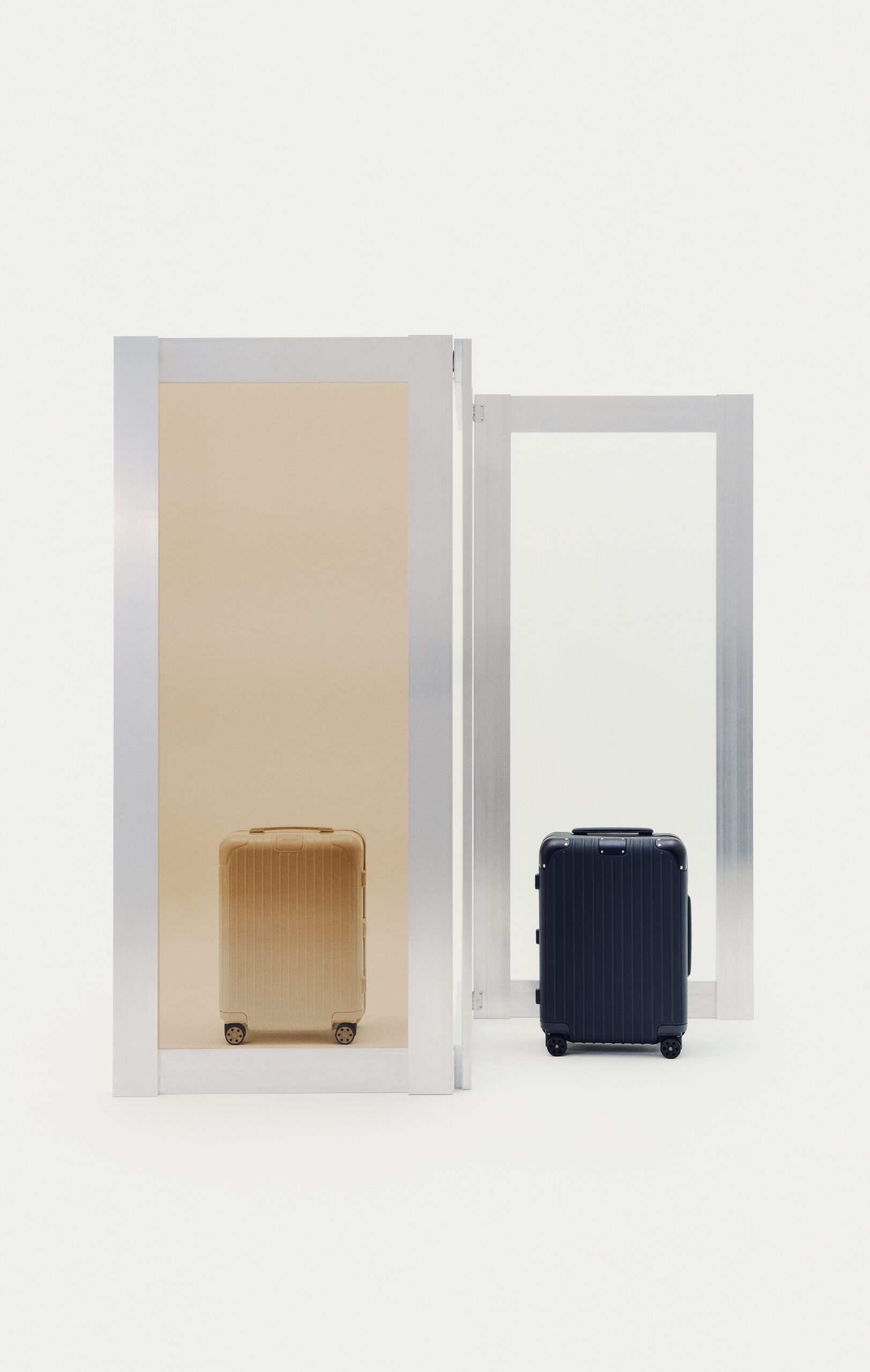 rimowa 1 — set design and set building by LOOPPP, Pantin, Paris (image 1 of 14)