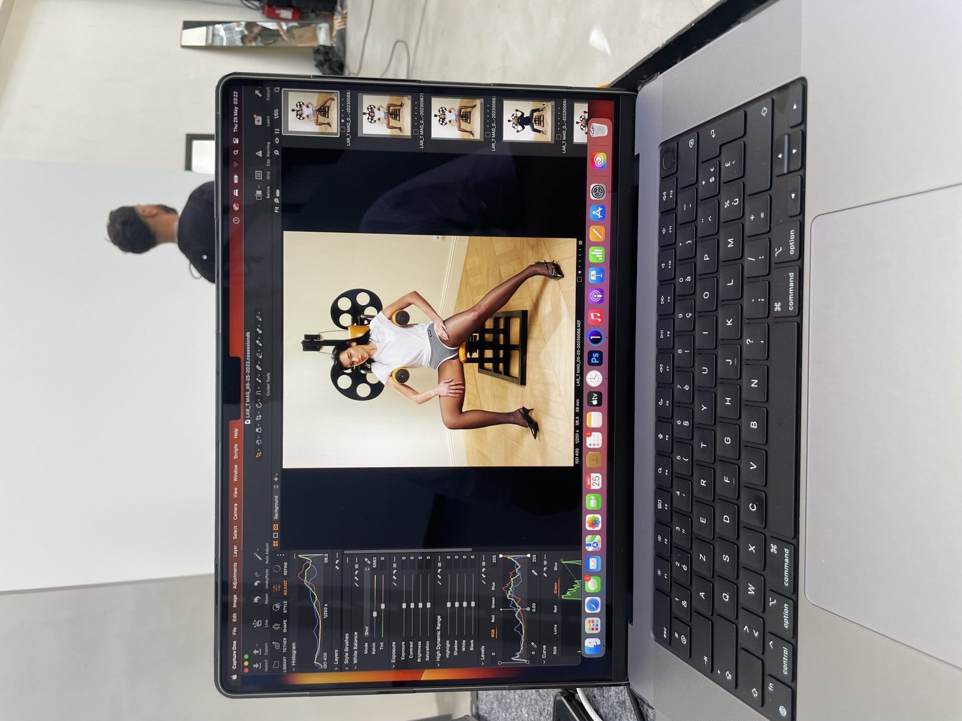 T-Mag Dua Lipa — set design and set building by LOOPPP, Pantin, Paris (image 6 of 9)