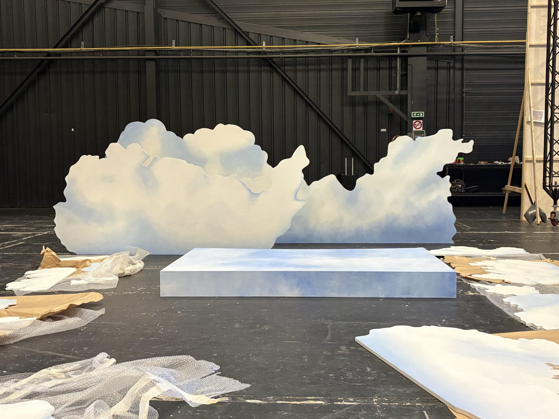 Valentino Harding — set design and set building by LOOPPP, Pantin, Paris (image 6 of 6)